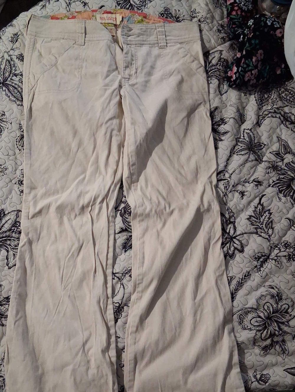 Hollister Men's Light Cream Straight Chinos